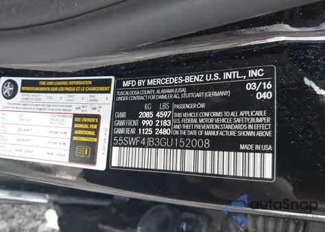 2016 Mercedes-Benz C 300 Luxury/Sport z USA, uszkodzony, nr VIN 55SWF4JB3GU152008